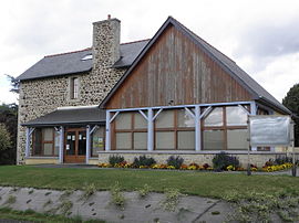 The town hall of Longaulnay