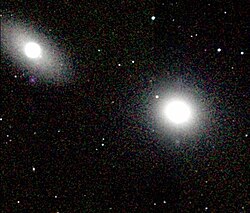 右がM105（左はNGC 3384）