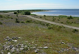 Побережье моря на полуострове Сырве