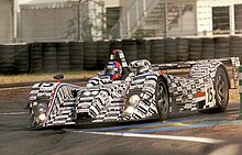 Lammers in the Dome S101 in the Ford chicane at the 2003 Le Mans 24 Hours.