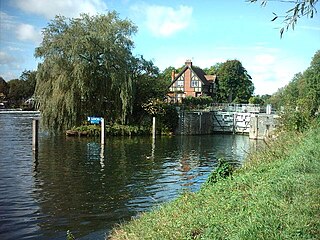 Bray Lock lock and weir on the River Thames in Buckinghamshire, England