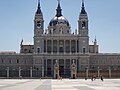 The seat of the Archdiocese of Madrid is Catedral de Santa María la Real de la Almudena.