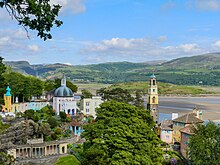 Portmeirion Portmeirion (48204033132).jpg