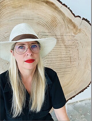 <span class="mw-page-title-main">Tiffany Shlain</span> American filmmaker and author (1970)