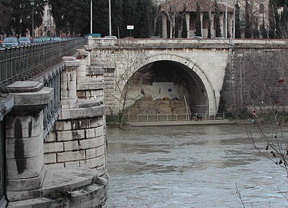 lo sbocco della Cloaca Maxima sotto il tempio d'Ercole