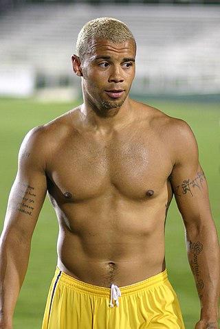 <span class="mw-page-title-main">Deon Burton</span> English-Jamaican footballer (born 1976)