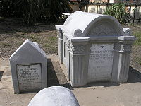 Penang Yahudi Mezarlığı'nda mezar taşları