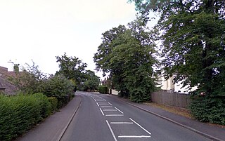 <span class="mw-page-title-main">Oatlands, Surrey</span> Village in Surrey, England