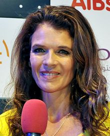 Annabel croft head.jpg