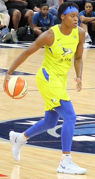 <span class="mw-page-title-main">Kaela Davis</span> American basketball player (born 1995)