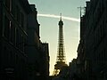 Frankreich, Paris, Eiffelturm in der Dämmerung