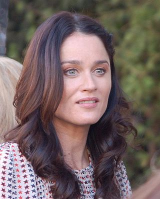 <span class="mw-page-title-main">Robin Tunney</span> American actress (born 1972)