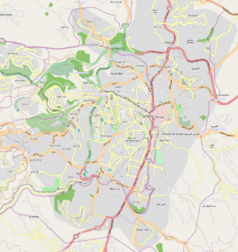 Mapa konturowa Jerozolimy, blisko centrum na prawo u góry znajduje się punkt z opisem „Grób w Ogrodzie”