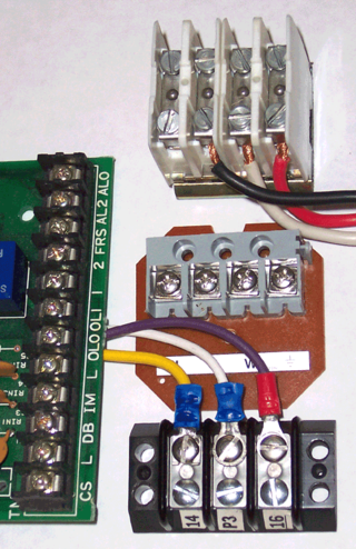 <span class="mw-page-title-main">Screw terminal</span> Device for electrical wire connection