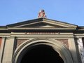 Round arch and figure an the roof at Eisenbahnstraße