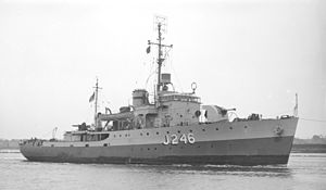 HMAS FremantleSLV Green.jpg