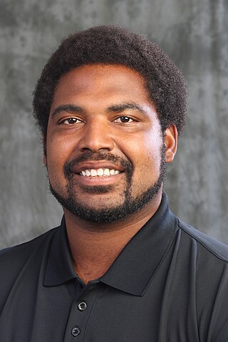 <span class="mw-page-title-main">Jonathan Ogden</span> American football player (born 1974)