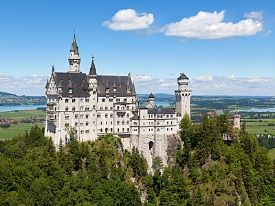 Die kasteel Neuschwanstein in Duitsland (2013). Sy historiserende argitektuur het uit die romantiese ideale van sy ontstaanstyd voortgespruit.