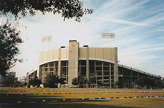 <span class="mw-page-title-main">Tampa Stadium</span> Demolished stadium in Florida, USA