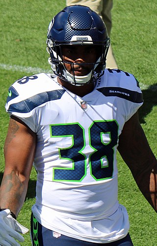 <span class="mw-page-title-main">Tre Madden</span> American football player (born 1993)