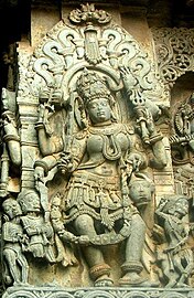 Skulptura të rafinuara tipike të stilit Hoysala