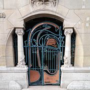 Szecessziós építészet: A Castel Béranger bejárata (Párizs), 1895–1898, Hector Guimard