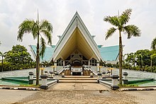 Main entrance Kuala-Lumpur Malaysia Istana-Budaya-01.jpg