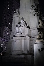 Thumbnail for File:Monumento a Miguel de Cervantes - Plaza de Espana - Madrid 01.jpg