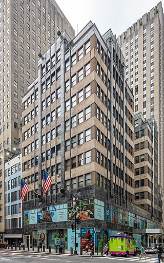 <span class="mw-page-title-main">608 Fifth Avenue</span> Office building in Manhattan, New York