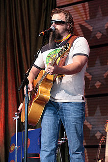 Johnson performing in 2008 JameyJohnson.jpg