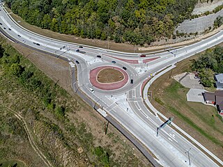 <span class="mw-page-title-main">Roundabout</span> Traffic intersection