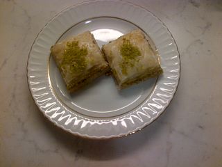 <span class="mw-page-title-main">Sütlü Nuriye</span> Milk baklava