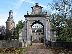 L'hôtel de ville de Fontaine-l'Évêque.