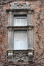 Fenêtre de l'hôtel de Guillaume de Bernuy.