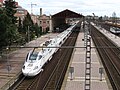 Un automotor eléctrico de la serie 130 de Renfe Operadora en la antigua estación del Norte de León.