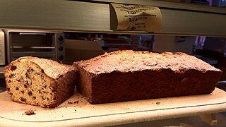 <span class="mw-page-title-main">Raisin cake</span>