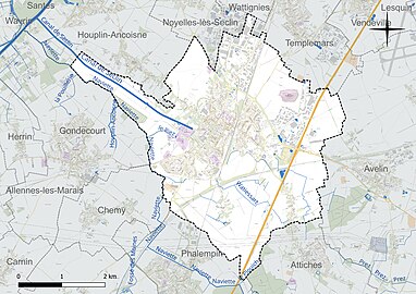 Carte en couleur présentant le réseau hydrographique de la commune