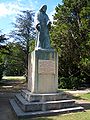 La statue de Jean Althen, au cœur du Jardin des Doms.