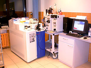 <span class="mw-page-title-main">Tandem mass spectrometry</span> Type of mass spectrometry