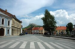 Náměstí, v pozadí Spišský hrad