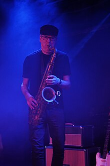 Travis performing with The Tangent in 2023