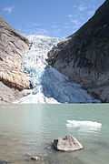 Briksdalsbreen-close-18july2006.jpg