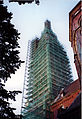 Westturm der Pfarrkirche St. Johannes Bapt. Neheim, während der Renovierung 2000 eingerüstet