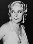 Mae West, actriță americană