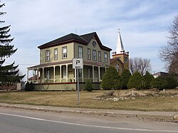 Presbytery St-Laurent-de-la-Moraine Parish,[1] rue de l'Église