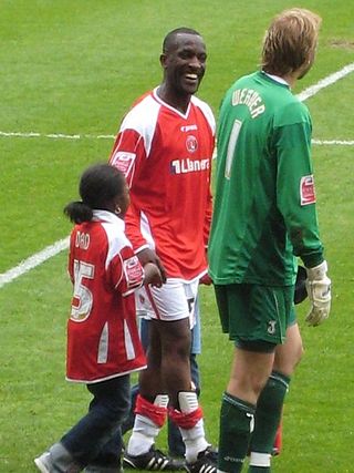 <span class="mw-page-title-main">Chris Powell</span> English footballer and manager (born 1969)