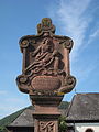 Bildstock am Friedhof mit katholischer Friedhofskapelle St. Joseph