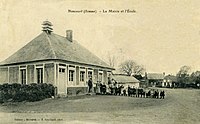 Mairie et école vers 1914.