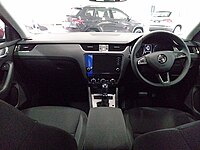 Interior (facelift, liftback)