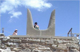 <span class="mw-page-title-main">Horns of Consecration</span> Symbol used in the Minoan civilisation